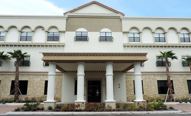 Big assisted living home Phoenix Arizona