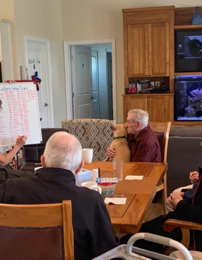 Vista Living seniors recreaction activities with Aquarium